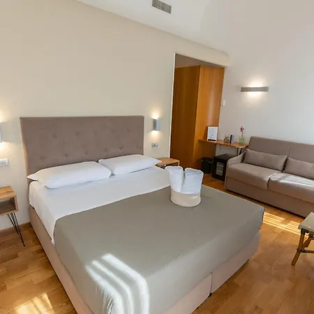 Lungomare Suite&spa Frühstückspension 4*